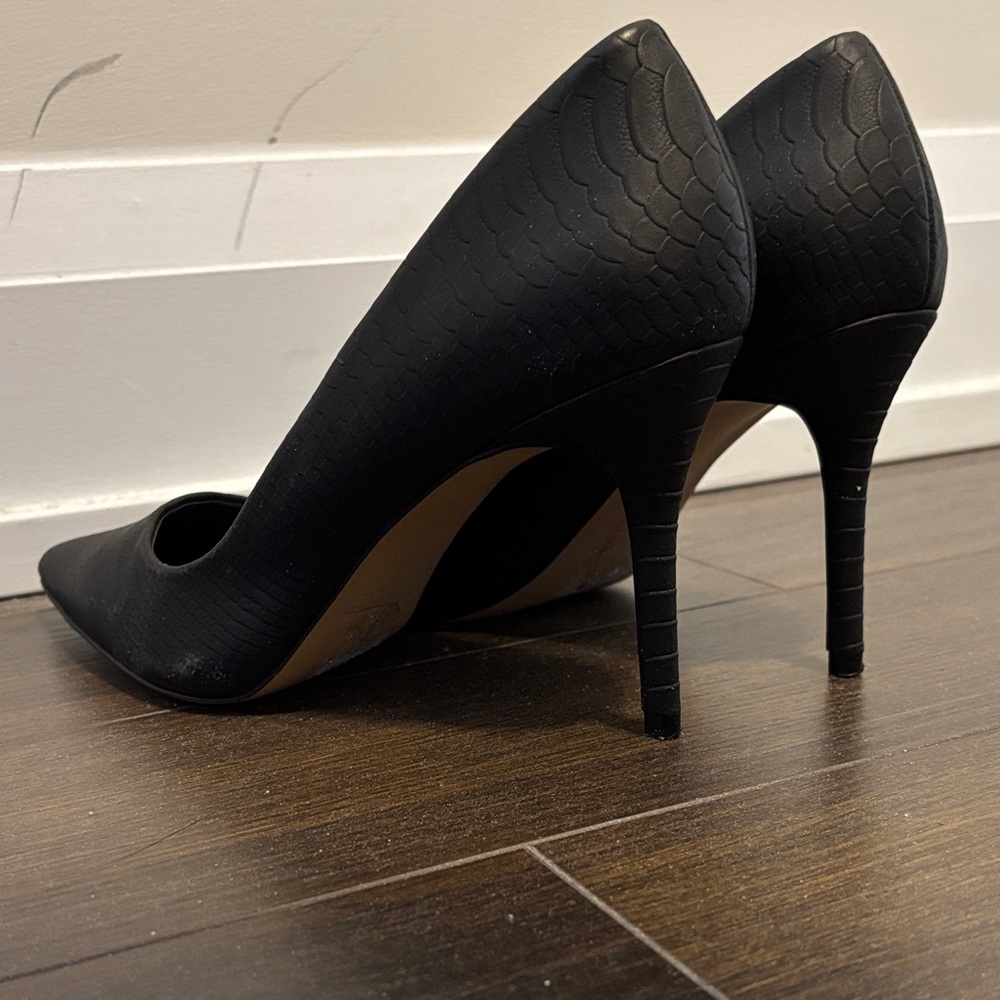 Call It Spring Black Textured Pointed-Toe Heels pump 7cm - Picture 2 of 3